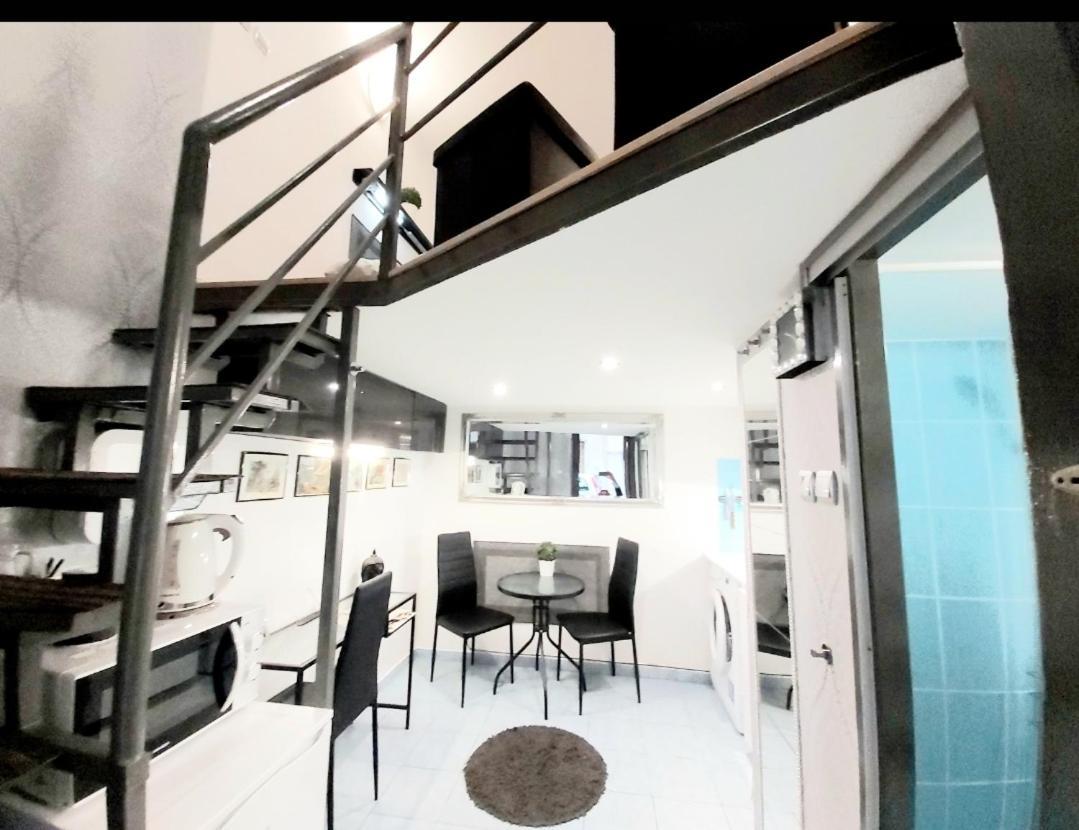 Like Studio City Centrum, Wifi, Terrace Boedapest Buitenkant foto